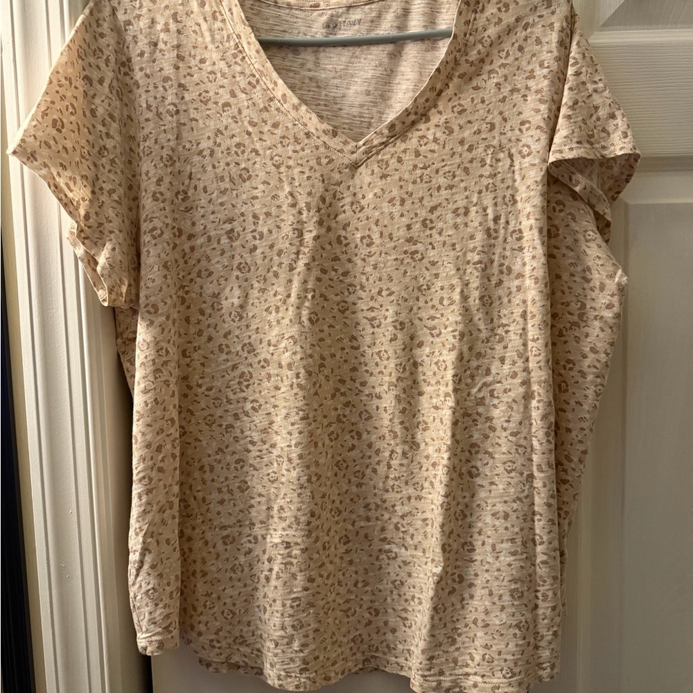 Old Navy Beige Leopard Print V-Neck Tee